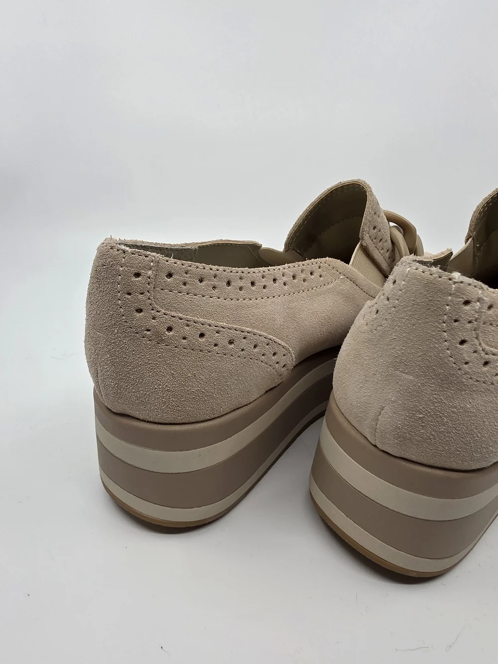 Dolce Vita Women’s Slip-On Platform Loafer in Taupe with Chain Accent, NWOT, 10